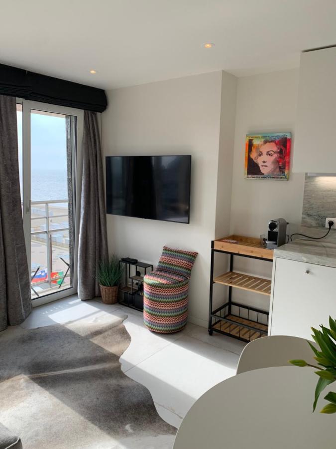 Luxe studio/suite met zeezicht en volle zon Knokke-Heist Buitenkant foto